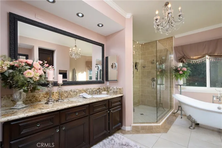 Primary Bedroom En Suite Bathroom