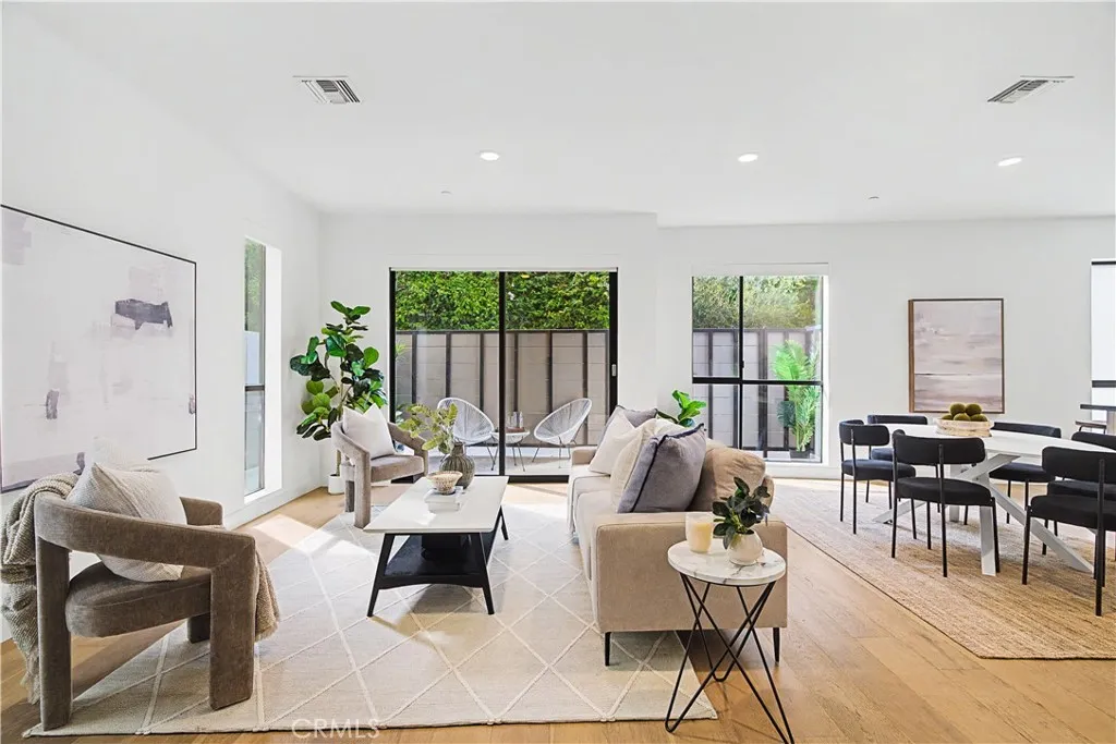 3981 Moore Street 101, Los Angeles, California 90066 home-pic-3
