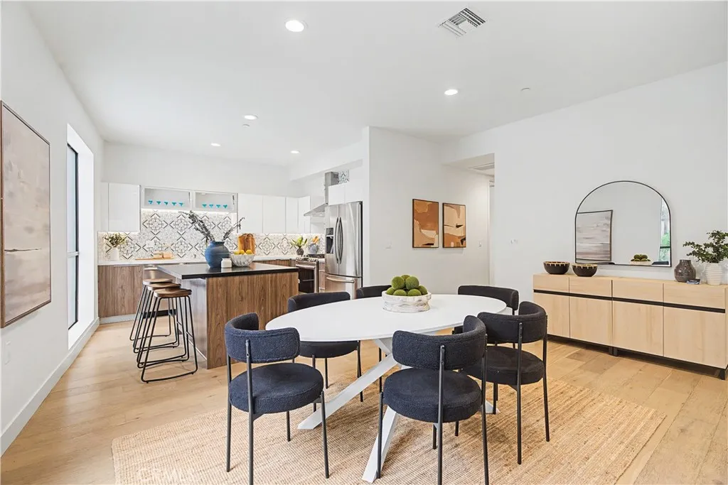3981 Moore Street 101, Los Angeles, California 90066 home-pic-6