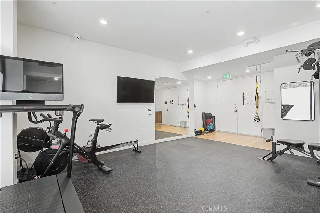3981 Moore Street 101, Los Angeles, California 90066 home-pic-27