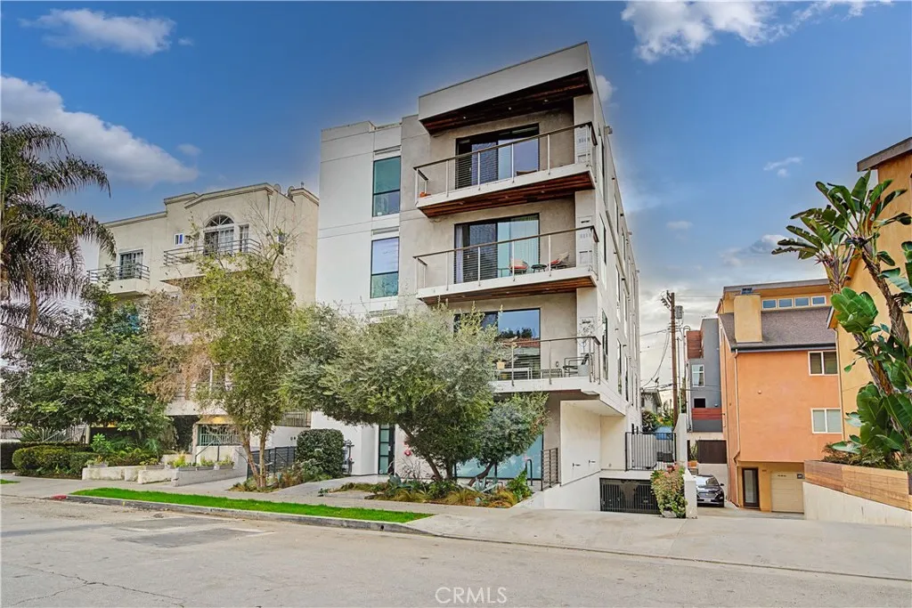 3981 Moore Street 101, Los Angeles, California 90066 home-pic-30