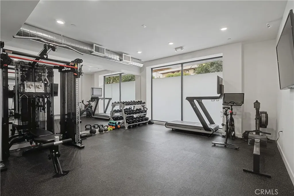 3981 Moore Street 101, Los Angeles, California 90066 home-pic-28