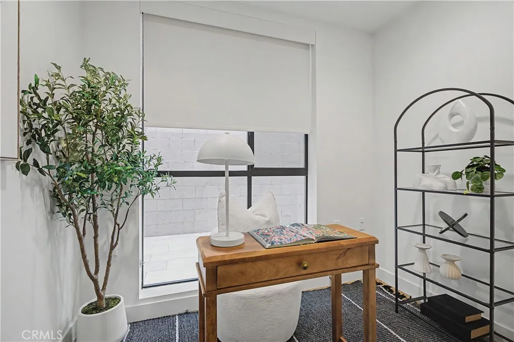 3981 Moore Street 101, Los Angeles, California 90066 home-pic-22