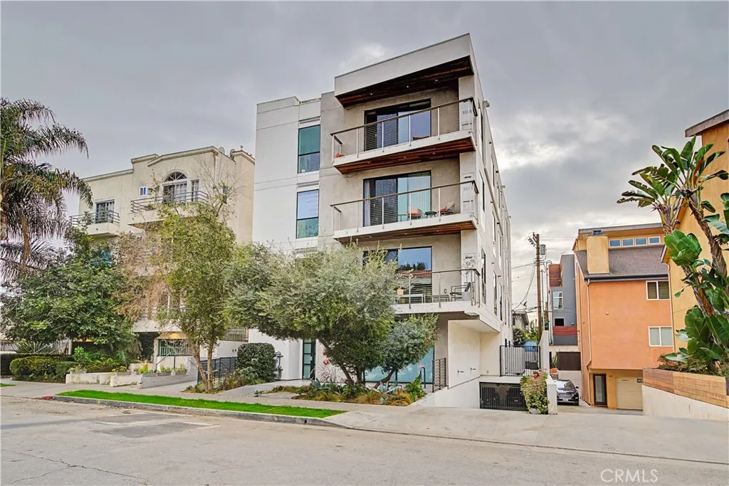 3981 Moore Street 101, Los Angeles, California 90066 home-pic-31