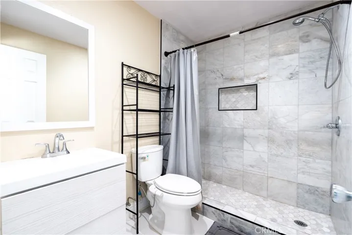 MASTER BATH ALL MARBLE