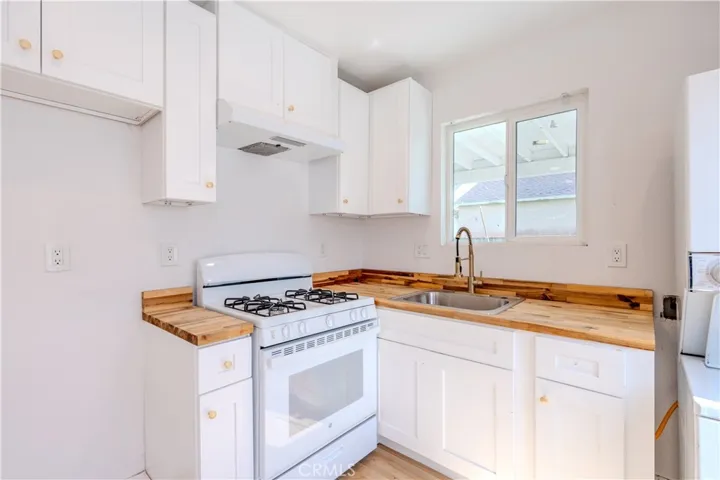 KITCHEN BUTCHER BLOCK