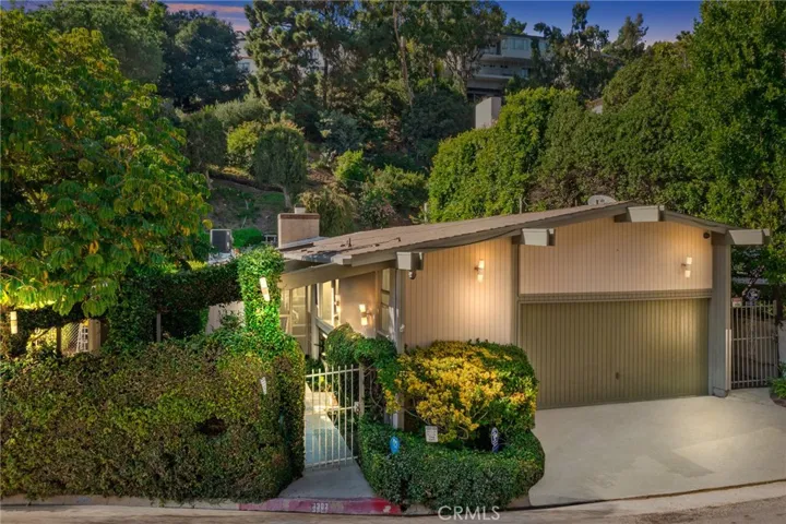 3307 Ledgewood, Los Angeles, California 90068