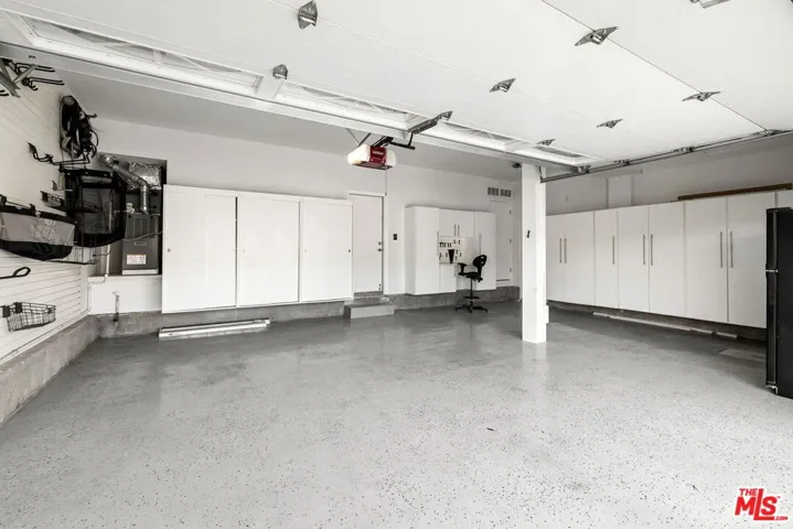 3 car garage with built in sto