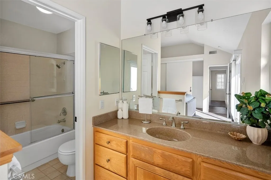 25809 Espinoza, Valencia, California 91355 home-pic-16