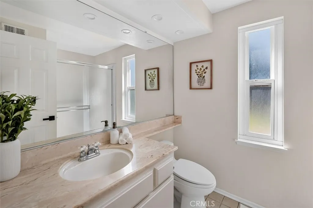 25809 Espinoza, Valencia, California 91355 home-pic-21