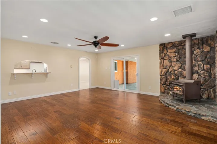 15921 Melva, Mojave, California 93501