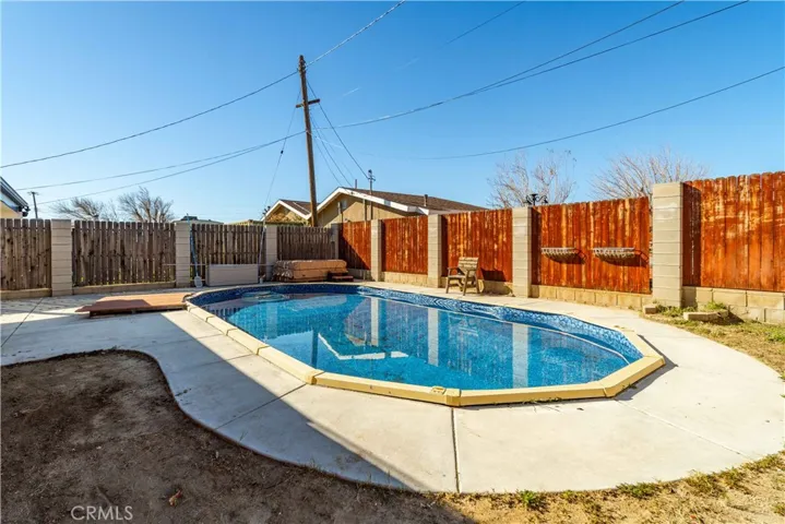 15921 Melva, Mojave, California 93501