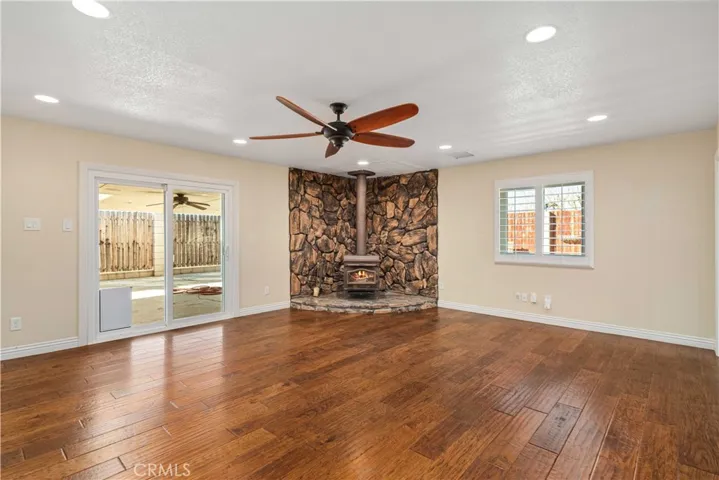 15921 Melva, Mojave, California 93501