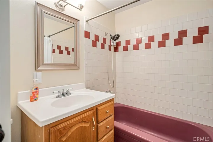 15921 Melva, Mojave, California 93501
