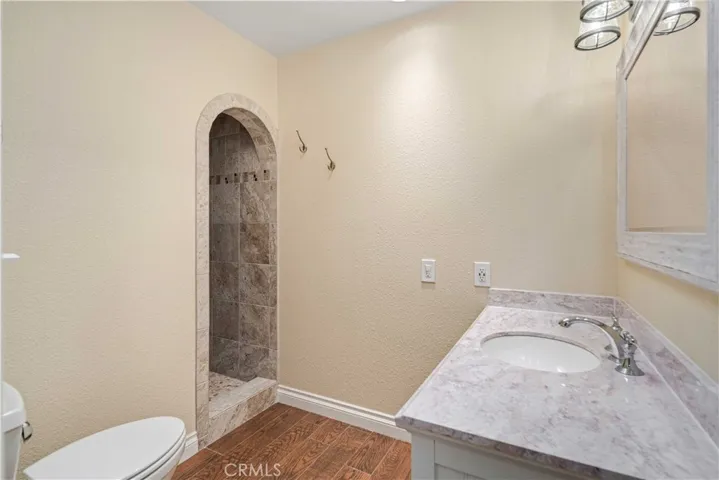15921 Melva, Mojave, California 93501