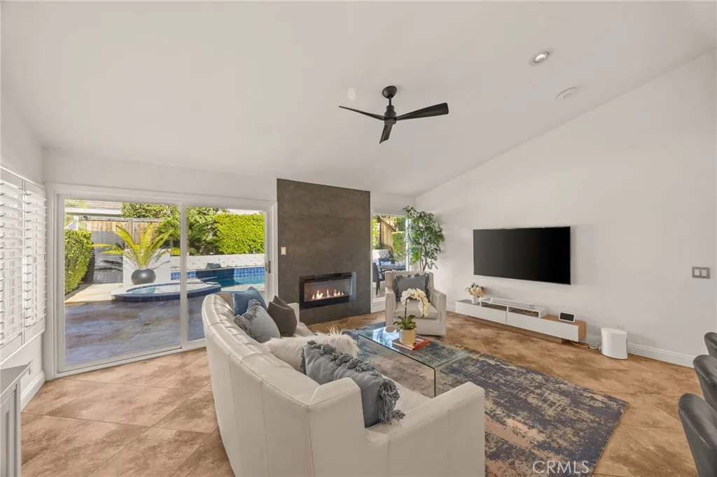 9 Sheridan, Irvine, California 92620 home-pic-23