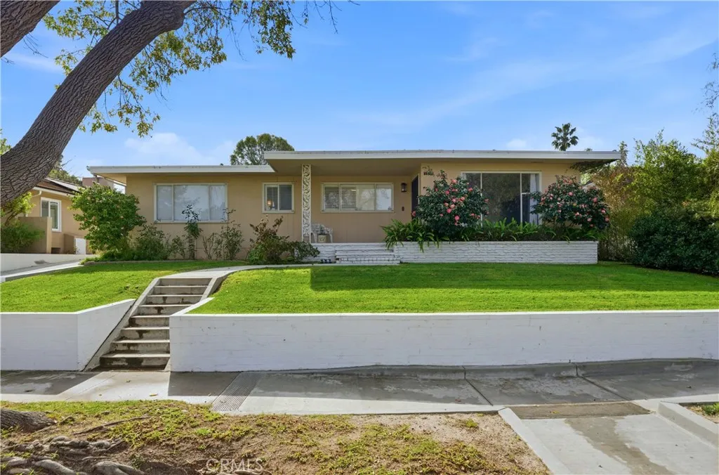 1591 Ramillo, Long Beach, California 90815 home-pic-1