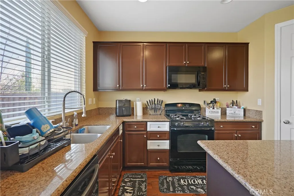 3832 Taconite, San Bernardino, California 92407 home-pic-16