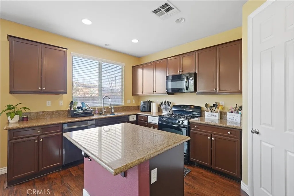 3832 Taconite, San Bernardino, California 92407 home-pic-13