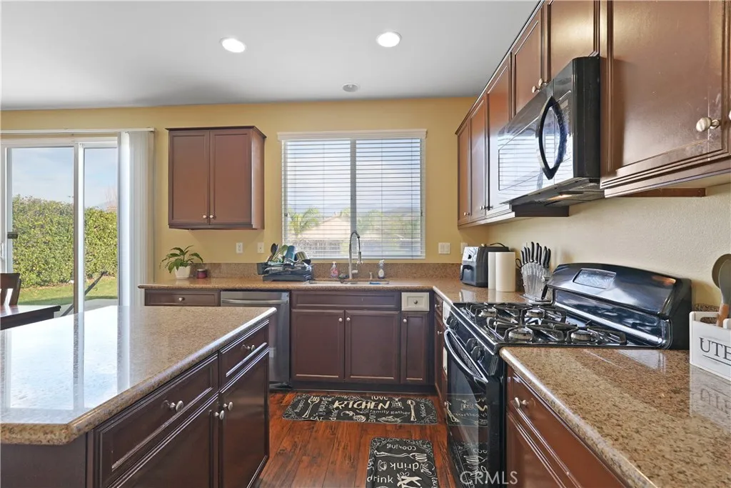 3832 Taconite, San Bernardino, California 92407 home-pic-15