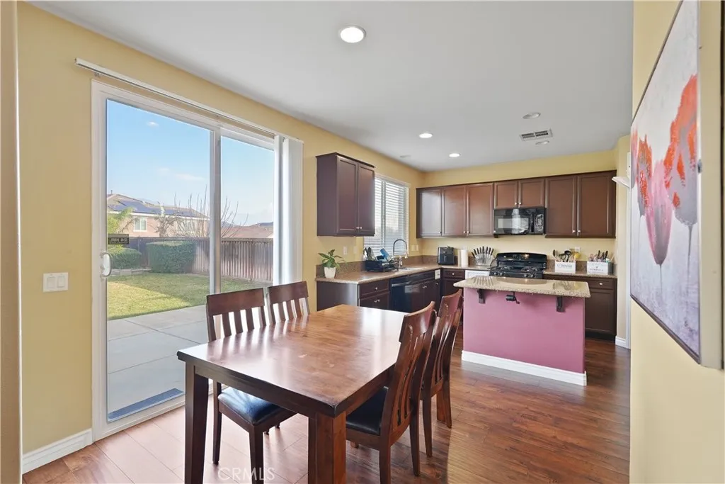 3832 Taconite, San Bernardino, California 92407 home-pic-12