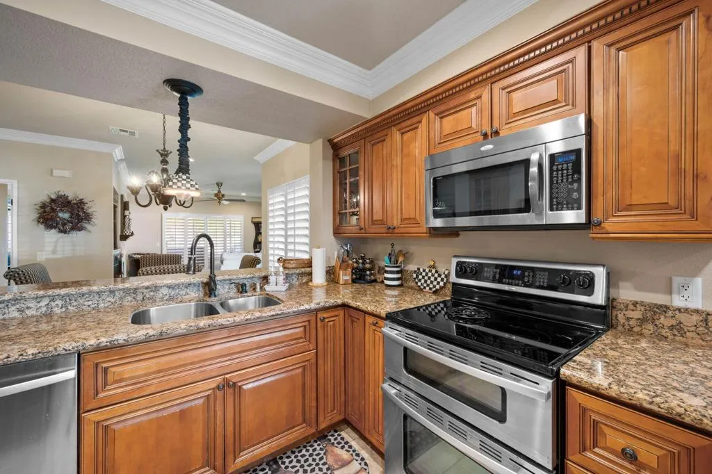 790 Montana Vista Drive, Palm Desert, California 92211 home-pic-19