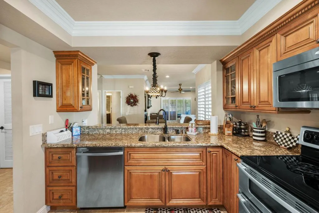 790 Montana Vista Drive, Palm Desert, California 92211 home-pic-14