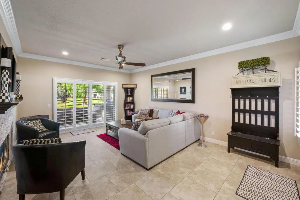 790 Montana Vista Drive, Palm Desert, California 92211 home-pic-4