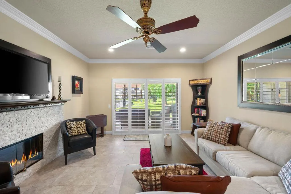 790 Montana Vista Drive, Palm Desert, California 92211 home-pic-5
