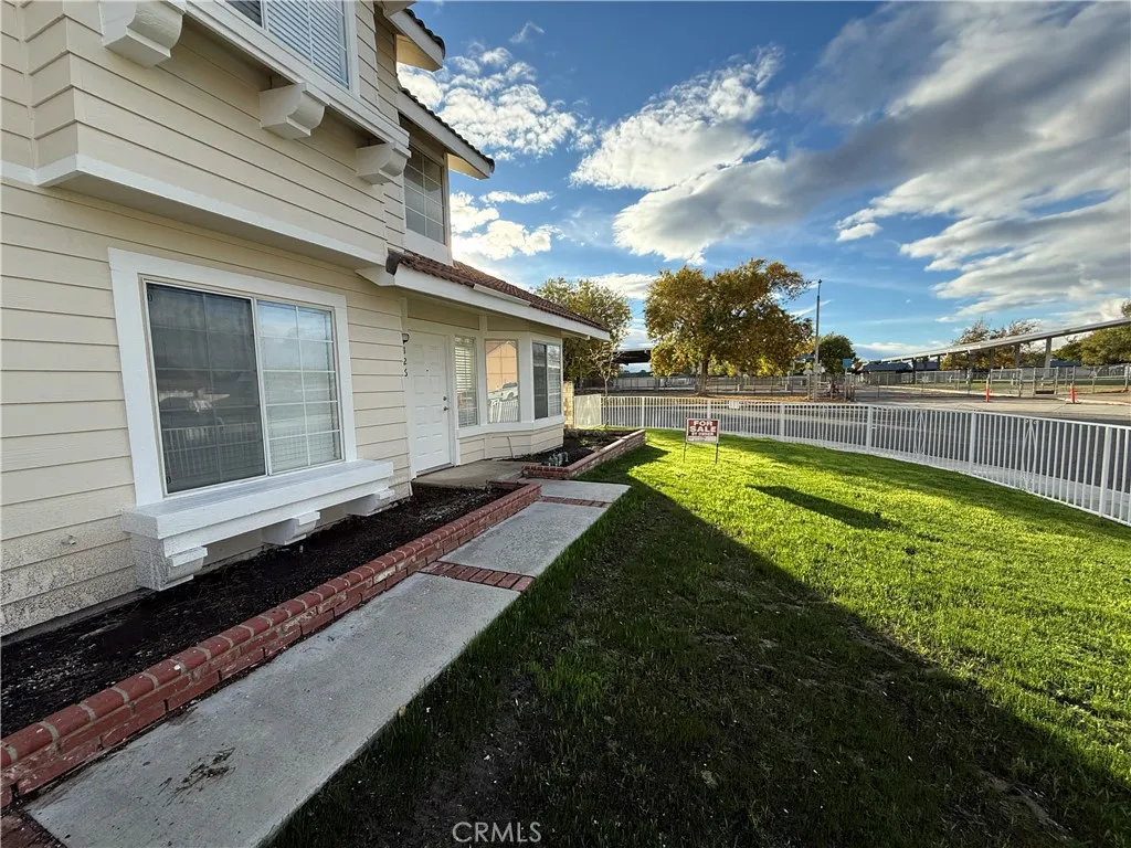 5126 Karling Pl, Palmdale, California 93552 home-pic-27