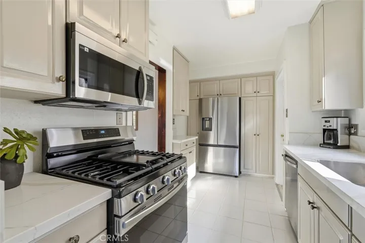 650 Roycroft, Long Beach, California 90814