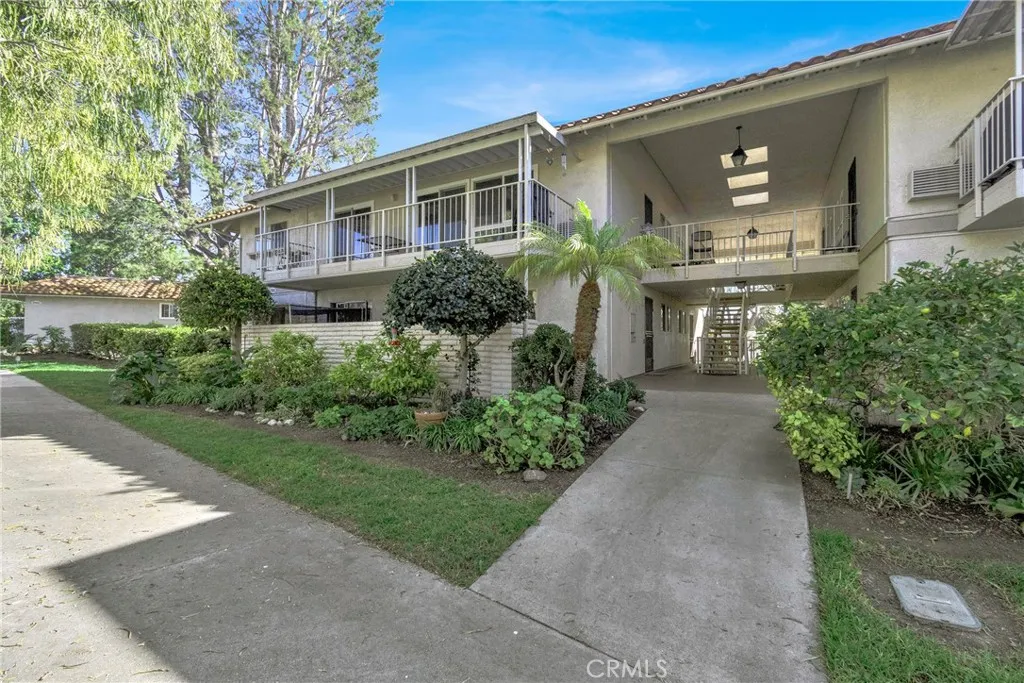 2153 Ronda Granada A, Laguna Woods, California 92637 home-pic-4