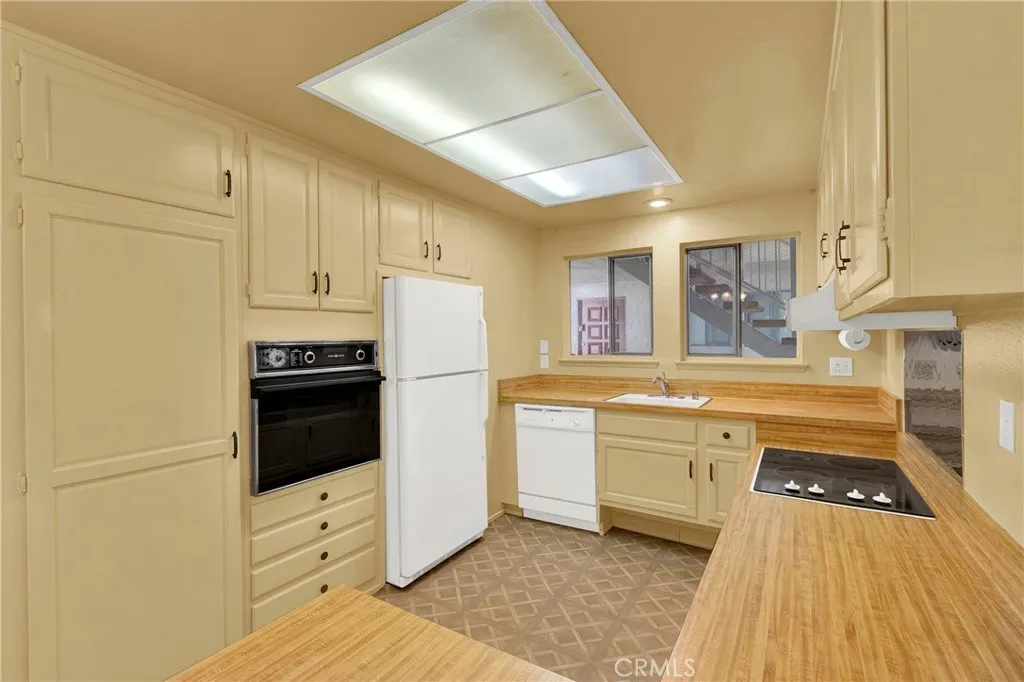 2153 Ronda Granada A, Laguna Woods, California 92637 home-pic-13