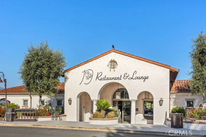 DINE ON THE GOLF COURSE @ CLUB 19