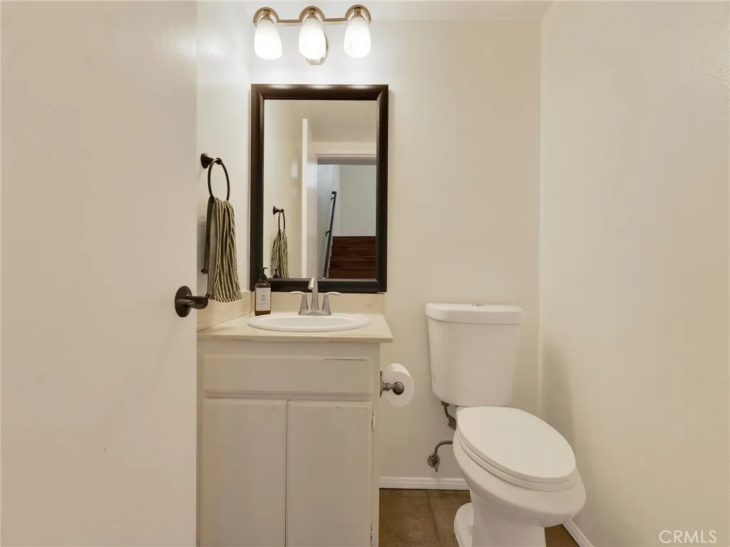 17951 River Circle 3, Canyon Country, California 91387 home-pic-19