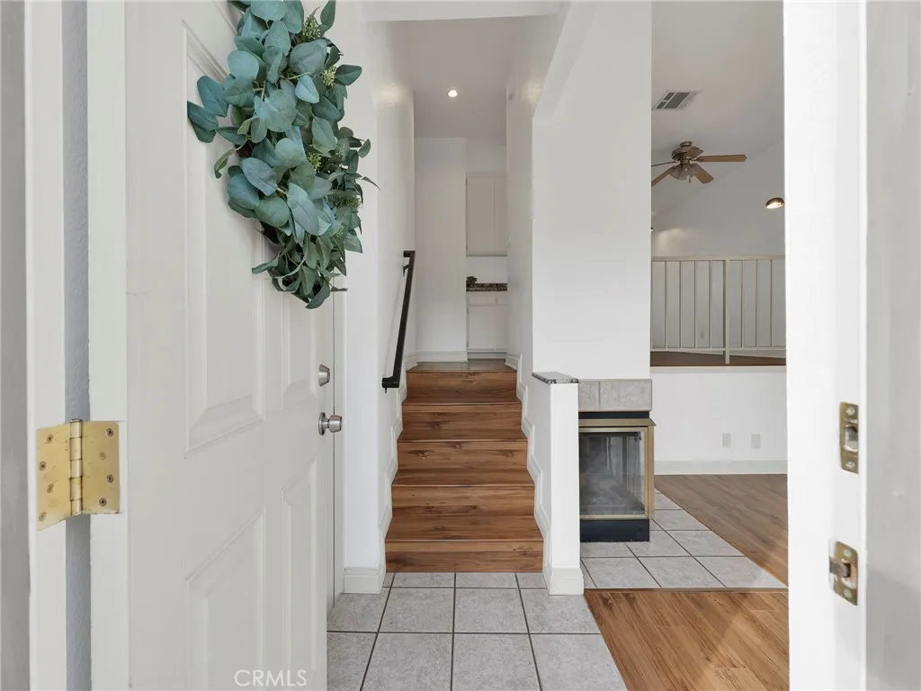 17951 River Circle 3, Canyon Country, California 91387 home-pic-4