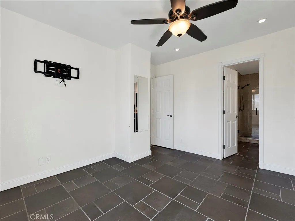 17951 River Circle 3, Canyon Country, California 91387 home-pic-25