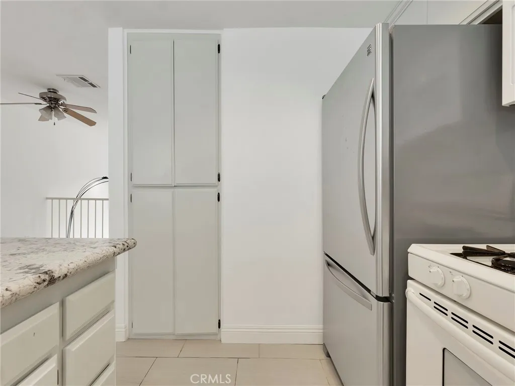 17951 River Circle 3, Canyon Country, California 91387 home-pic-17