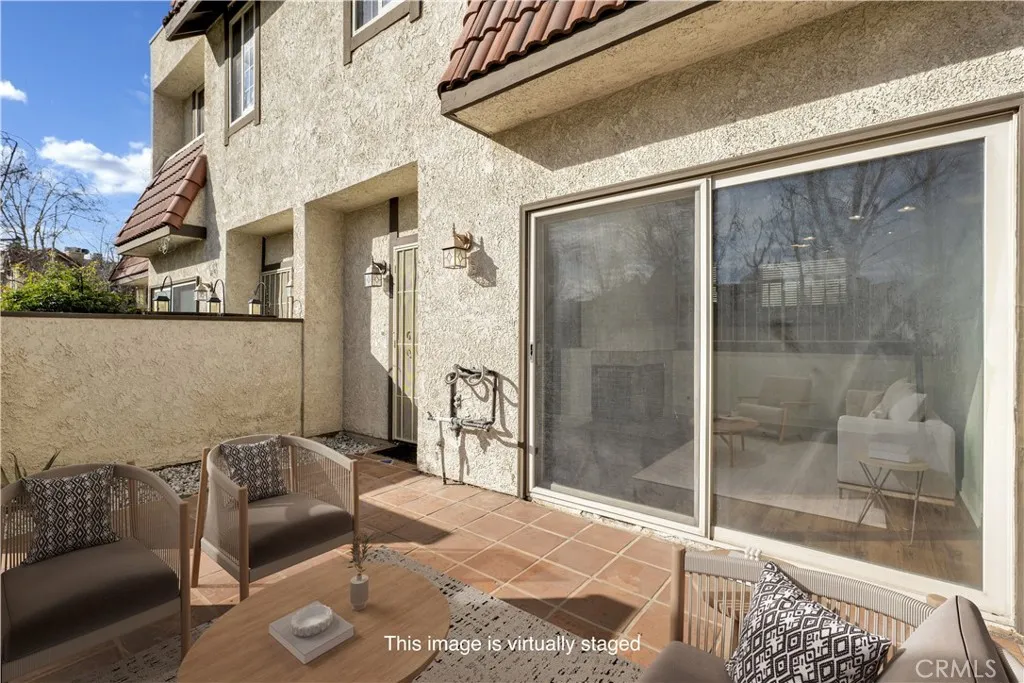 17951 River Circle 3, Canyon Country, California 91387 home-pic-2