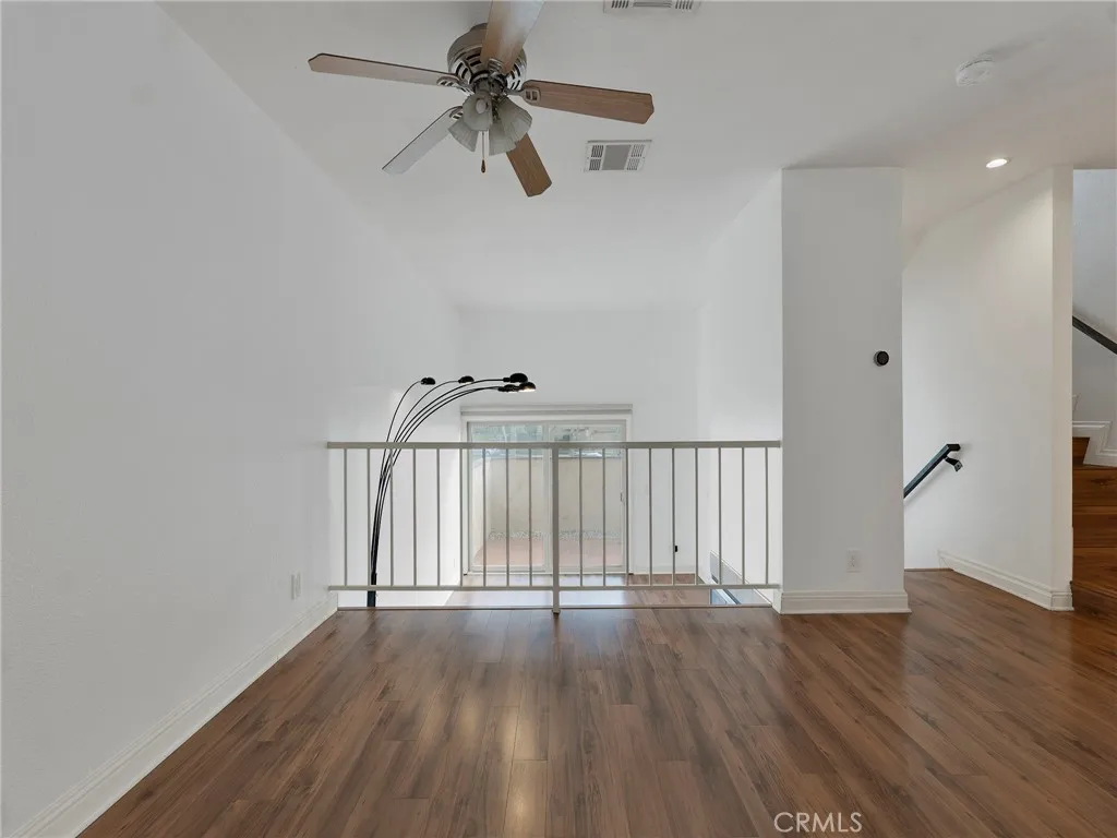 17951 River Circle 3, Canyon Country, California 91387 home-pic-13
