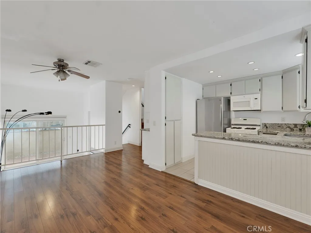 17951 River Circle 3, Canyon Country, California 91387 home-pic-14