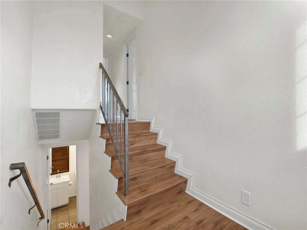 17951 River Circle 3, Canyon Country, California 91387 home-pic-22