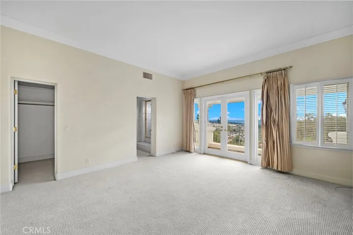 Secondary bedroom with ocean view