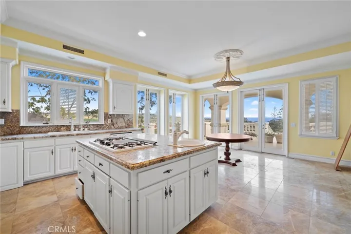Spacious kitchen with island and eat in breakfast area