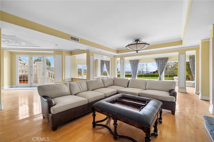 Huge recreation room could be media room or gym