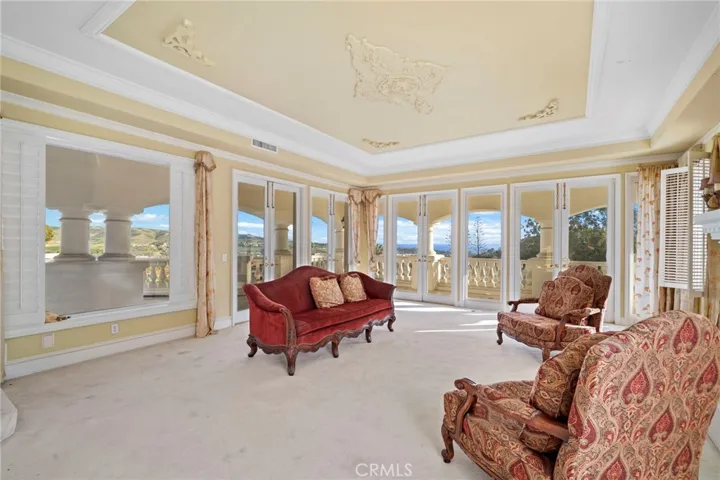 Grand Family room with fireplace
