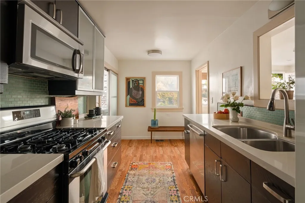 2958 Swan, Los Angeles, California 90026 home-pic-26