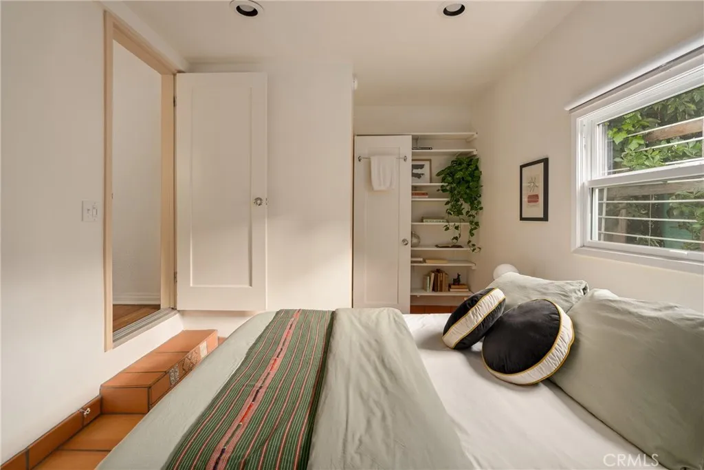 2958 Swan, Los Angeles, California 90026 home-pic-20