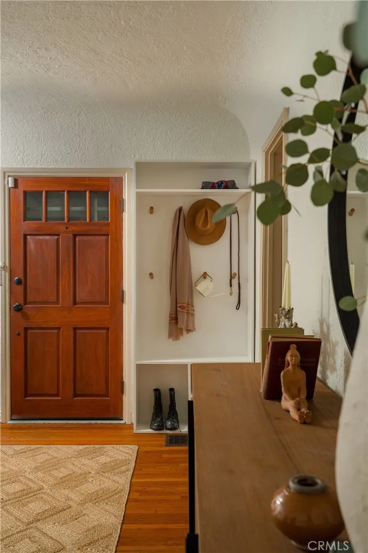 2958 Swan, Los Angeles, California 90026 home-pic-11