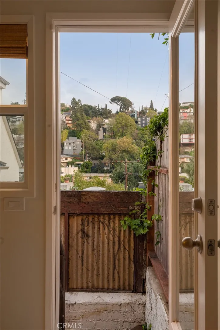 2958 Swan, Los Angeles, California 90026 home-pic-29